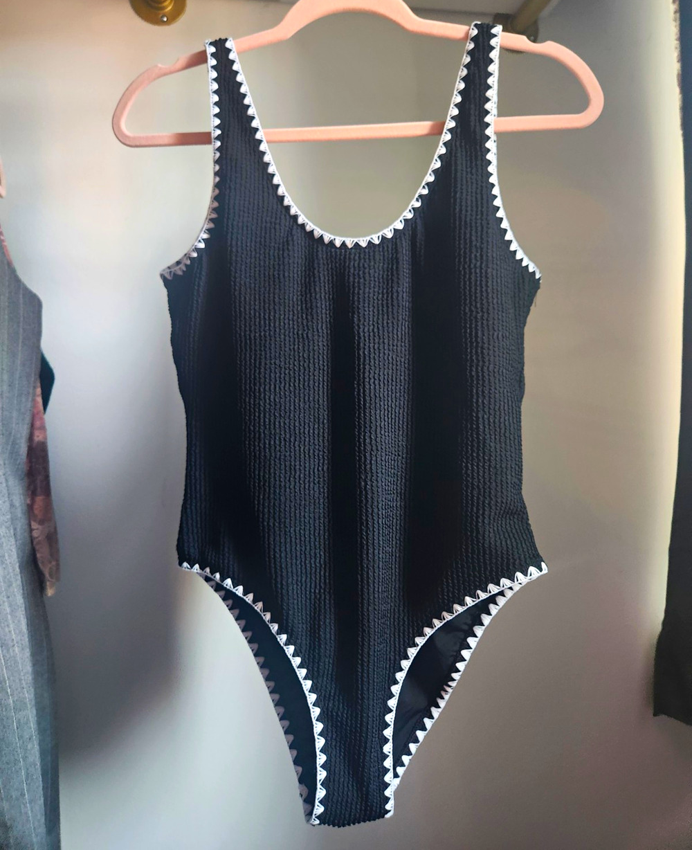 Betsey Johnson Women's Black/White Crochet Trim One-Piece Swimsuit M BJOP-416